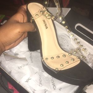 Size 6 1/2 fashion nova